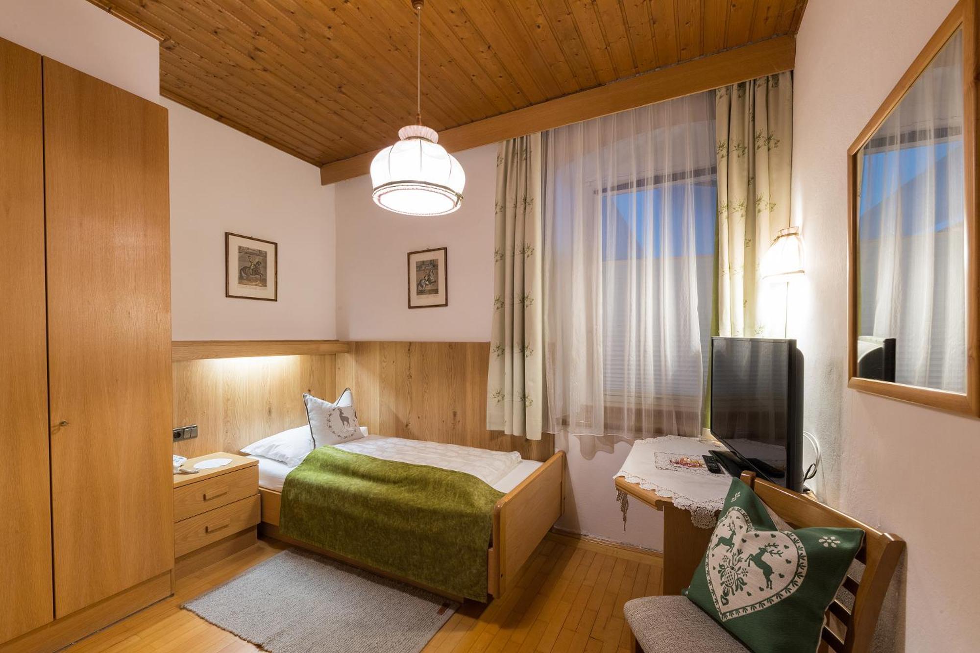 Alpin Natur Hotel Brueckele ไบรยัส ภายนอก รูปภาพ