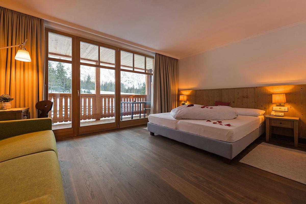 Alpin Natur Hotel Brueckele ไบรยัส ภายนอก รูปภาพ